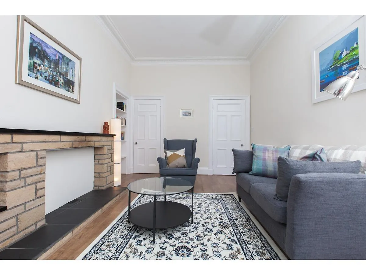 Pass The Keys Spacious 2-Br Flat For 4 In Morningside Edinburgh