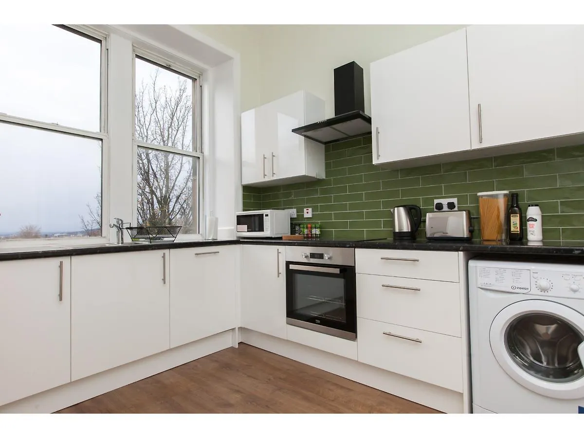 Pass The Keys Spacious 2-Br Flat For 4 In Morningside Edinburgh 0*,
